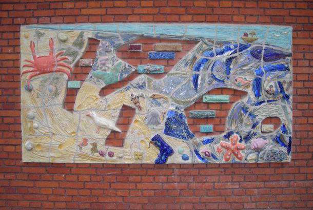 Relief på Snedsted Skole i Thy