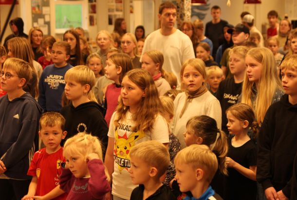 Lødderup Fri, med sangen "Når 2 & 2 gir 5". Foto af Katrine Hedegaard, Kun Mors