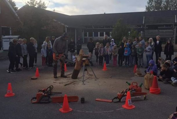 skulptursavning i børnehøjde